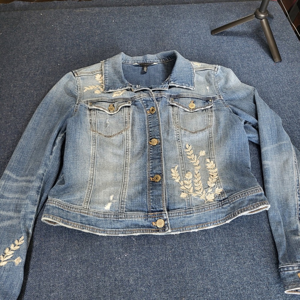 White House Black Market Floral Embroidered Denim Jacket Blue Distressed Size 14